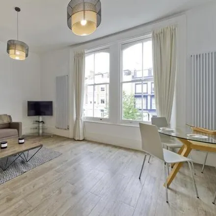 Image 6 - 46 Blenheim Crescent, London, W11 1NY, United Kingdom - Apartment for rent