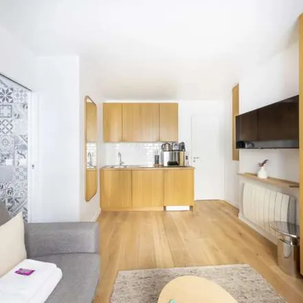 Image 7 - 10 Rue Rennequin, 75017 Paris, France - Apartment for rent