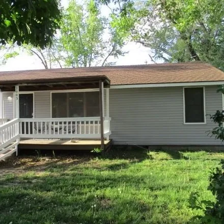 Buy this 3 bed house on 2059 East 16th Street in Sedalia, MO 65301