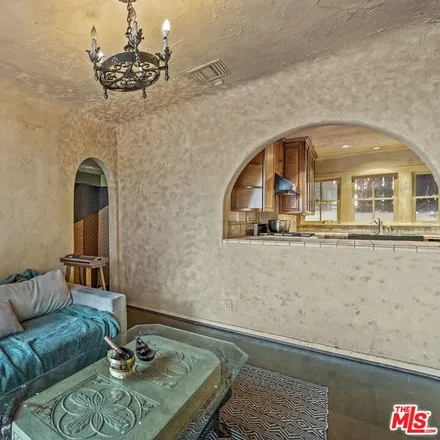 Image 8 - 2121 Whitley Avenue, Los Angeles, CA 90068, USA - House for sale