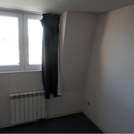Rent this 2 bed apartment on 25 Rue Gallieni in 72200 La Flèche, France