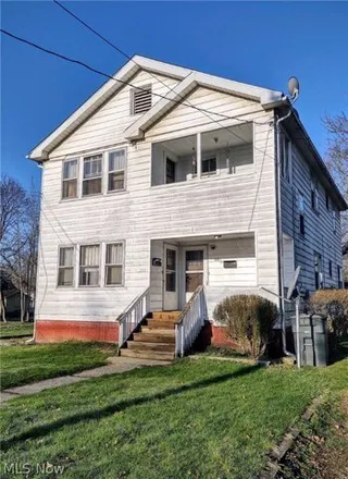 Buy this 4 bed house on 958 Whittier Avenue in Akron, OH 44320