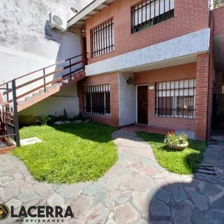 Buy this 4 bed house on 93 - San José de Flores 6268 in Villa Godoy Cruz, José León Suárez