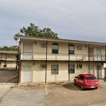 Buy this 16 bed house on 411 East Myrl Avenue in Killeen, TX 76541