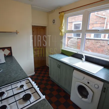 Rent this 3 bed apartment on Lytton Road in Leicester, LE2 3AF