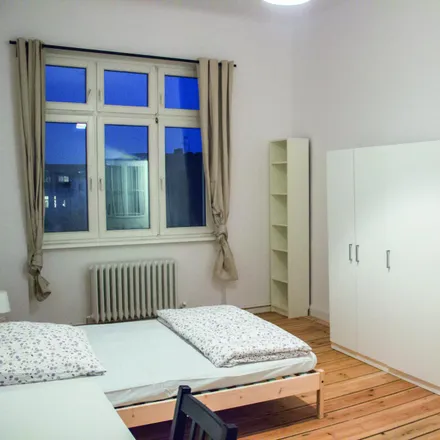 Rent this 6 bed room on Augen-Optik in Rheinstraße, 12159 Berlin