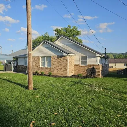 Buy this 3 bed house on 897 Manchester Avenue in Middlesborough, KY 40965
