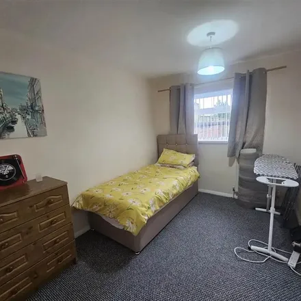 Rent this 2 bed apartment on Rossnareen Avenue in Belfast, BT11 8NN