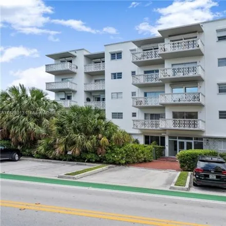 Buy this 1 bed condo on 9700 East Bay Harbor Drive in Bay Harbor Islands, Miami-Dade County
