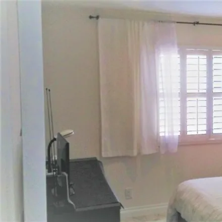 Image 1 - 1040 North Gardner Street #6 6 West Hollywood California - Townhouse for rent
