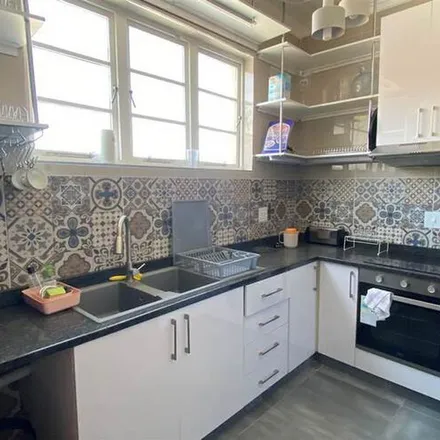 Image 6 - Stephen Dlamini Road, Essenwood, Durban, 4001, South Africa - Apartment for rent
