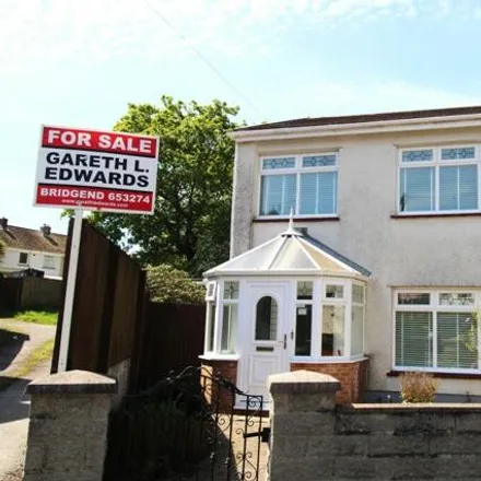 Buy this 3 bed duplex on 5 The Glen in Bryncethin, CF32 9LX