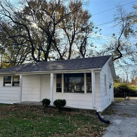 Rent this 2 bed house on 9606 Chicago Heights Boulevard in Saint Louis County, MO 63132