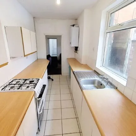 Rent this 4 bed apartment on Lytton Road in Leicester, LE2 1WJ