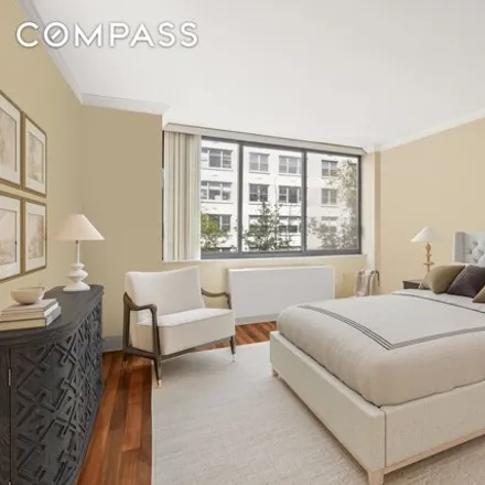 Image 5 - 510 East 80th Street, New York, NY 10075, USA - Condo for sale
