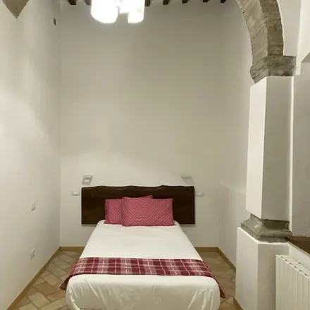Rent this 2 bed apartment on 52031 Anghiari AR