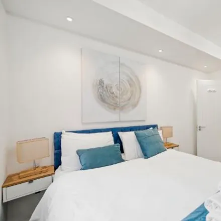 Rent this 2 bed apartment on Friars Place Lane in London, W3 7LU