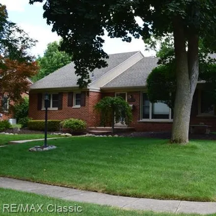 Buy this 5 bed house on 15910 Norwich Street in Livonia, MI 48154