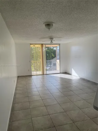 Image 5 - 8333 Lake Drive, Doral, FL 33166, USA - Apartment for rent