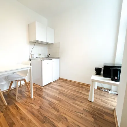 Rent this 2 bed apartment on Peliserkerstraße 47 in 52068 Aachen, Germany