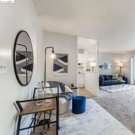 Image 3 - 2;4 Anchor Drive, Emeryville, CA 94626, USA - Condo for sale