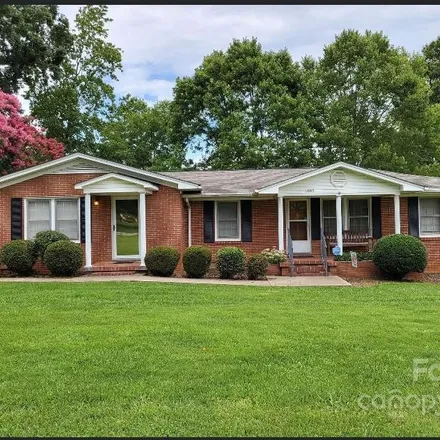 Buy this 3 bed house on 1087 Lockman Lane in Lincolnton, NC 28092