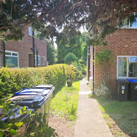 Rent this 2 bed apartment on Royston Avenue in Byfleet, KT14 7PR