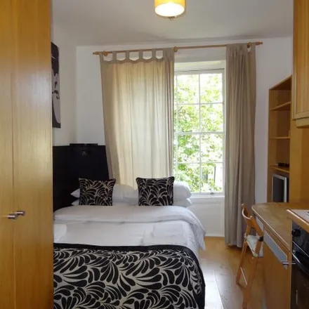 Rent this 1 bed apartment on 36 Cartwright Gardens in London, WC1H 9EH