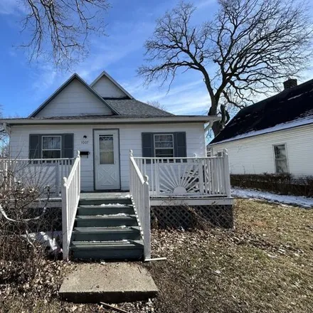 Buy this 3 bed house on 1011 Chandler Street in Danville, IL 61832
