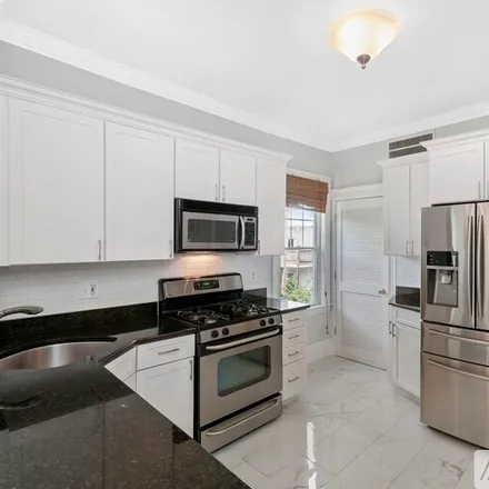 Rent this 3 bed condo on 5 Edison Green