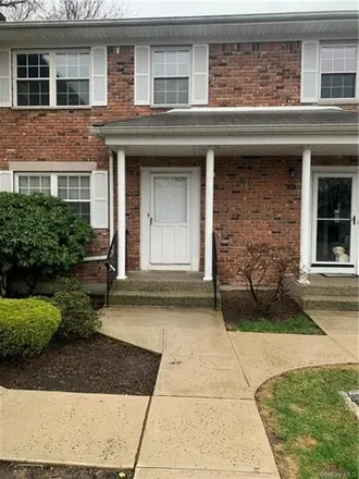 Rent this 3 bed condo on 573 Lenape Court in Antrim, Village of Suffern