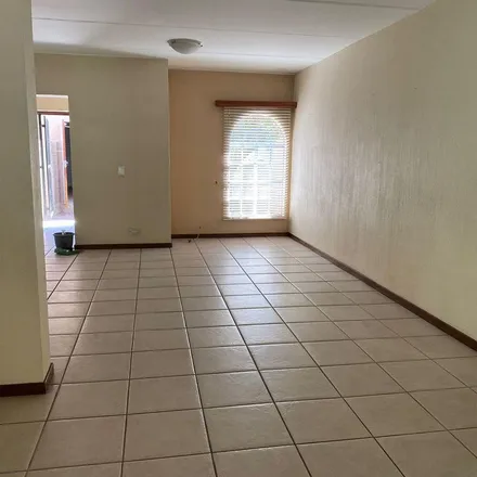 Image 8 - Northgate Mall, Doncaster Drive, Johannesburg Ward 114, Randburg, 2188, South Africa - Townhouse for rent