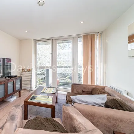 Rent this 2 bed apartment on 71C Drayton Park in London, N5 1AN