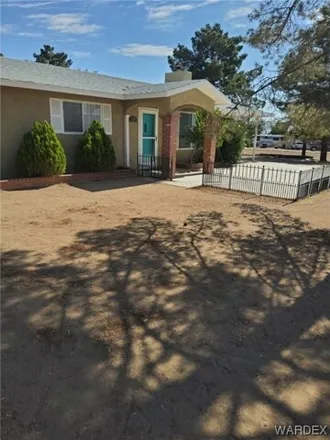 Buy this 3 bed house on 2197 Sierra Vista Avenue in Kingman, AZ 86409