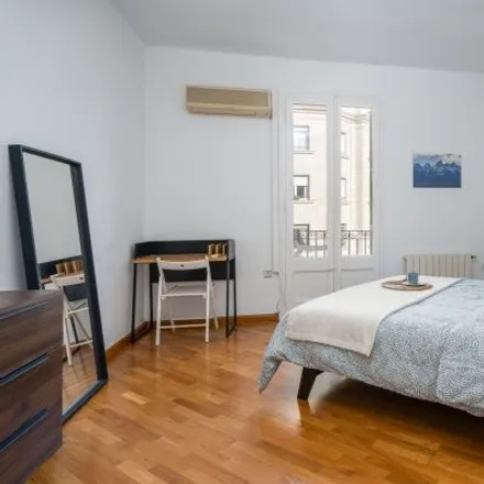 Image 9 - Carrer de París, 133, 08001 Barcelona, Spain - Apartment for rent