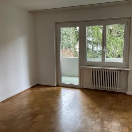 Rent this 3 bed apartment on Rue des Hirondelles / Schwalbenstrasse 40 in 2502 Biel/Bienne, Switzerland