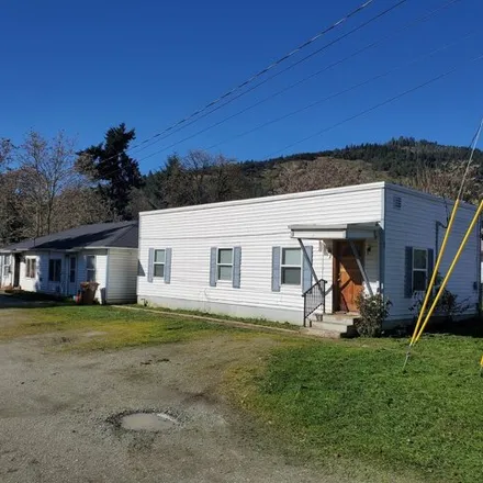 Image 2 - 206 Northeast Pine Avenue, Myrtle Creek, Douglas County, OR 97457, USA - House for sale