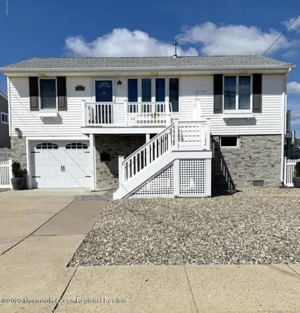 Image 1 - 167 4th Avenue, Manasquan, Monmouth County, NJ 08736, USA - House for rent