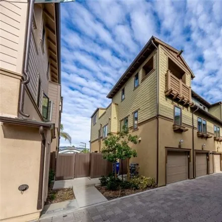 Buy this 3 bed condo on 816 Kennebeck Court in San Diego, CA 92109
