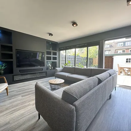 Rent this 4 bed apartment on Toscalaan 28 in 3438 CW Nieuwegein, Netherlands