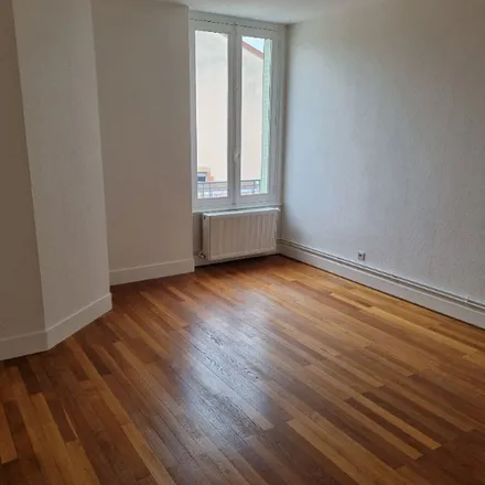 Rent this 3 bed apartment on 35 Route de Mouillargues in 71600 Paray-le-Monial, France