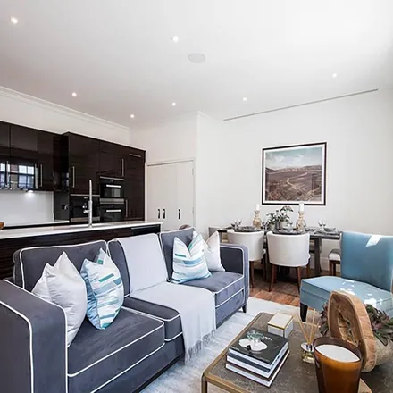 Rent this 3 bed apartment on Rainville Road in London, W6 9HJ