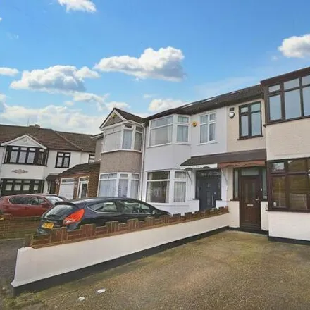 Buy this 3 bed townhouse on Belgrave Avenue in London, RM2 6QD