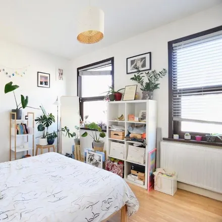 Rent this 4 bed townhouse on 44 Louise Road in London, E15 4NW
