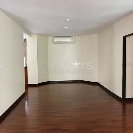 Rent this 5 bed apartment on Soi Sang Ngoen in Vadhana District, Bangkok 10110