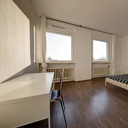 Rent this 4 bed room on König-Karl-Straße 84 in 70372 Stuttgart, Germany
