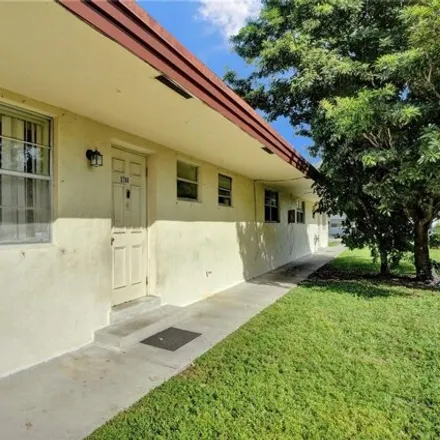 Buy this 114 bed house on 5710 Lincoln Street in Hollywood, FL 33021