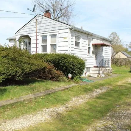 Buy this 3 bed house on 824 7th Street in West Babylon, West Babylon