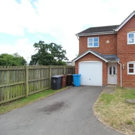 Rent this 3 bed house on Whisperwood Way in Sutton, HU7 4JT