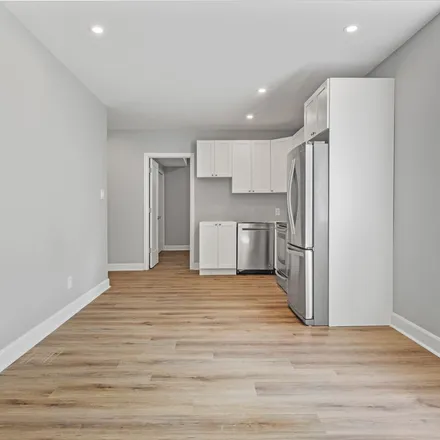 Image 3 - 201 Baribeau Street, Ottawa, ON K1L 7R6, Canada - Apartment for rent
